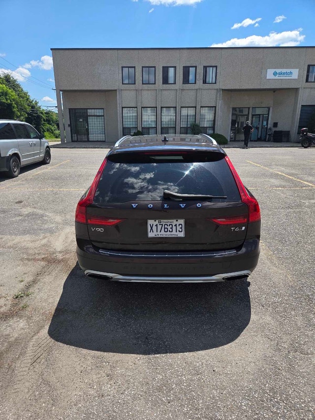 Volvo V90 Cross Country T6 — photo 2