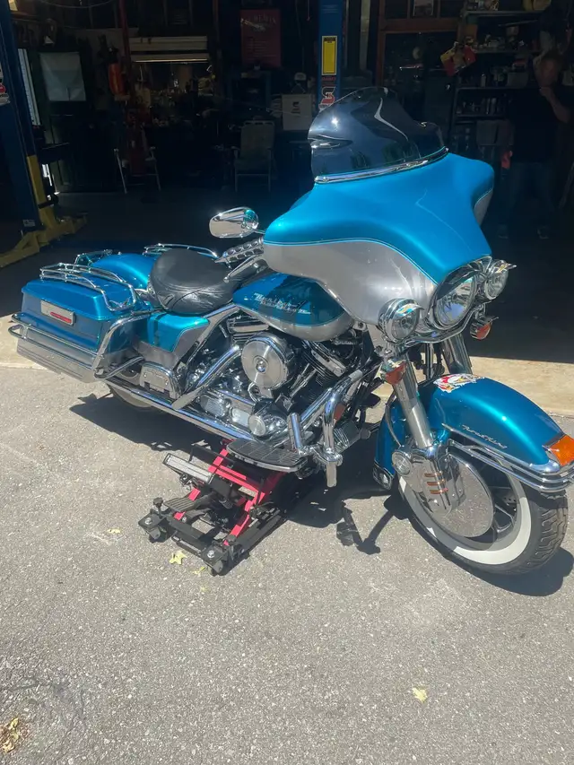1995 ROAD KING in Street, Cruisers & Choppers in Trenton - Image 5