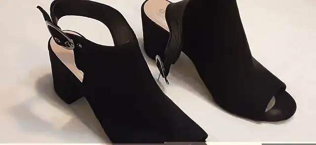 Peep toe heels (size 10) in Women's - Shoes in Edmonton - Image 4