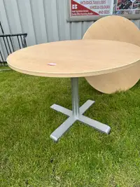 Round Meeting Room Tables, Single Pedestal, Lite Maple Tone