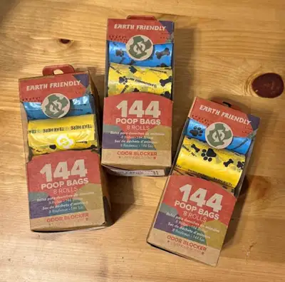 Like-new, strong & leak-proof bags — no mess, no smell. Includes: • 3 boxes (144 each) = 432 bags •...