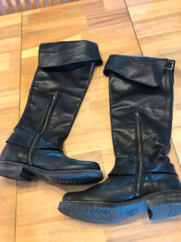 Bottes Frye pour femmes dans Femmes - Chaussures  à Saint-Jean-sur-Richelieu - Image 2