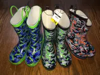 New kid rubber boots w tags sizes 2-4 west end pick up