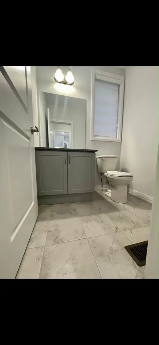 Spacious & Bright 4 BD / 2.5 BA Home in Prime Woodstock in Long Term Rentals in Woodstock - Image 7