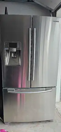 Samsung French Door Fridge with Ice and Water Dispenser