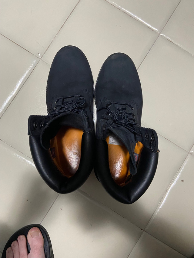 Timberland 6” Premium Men’s size 9 in Men's Shoes in Hamilton - Image 4