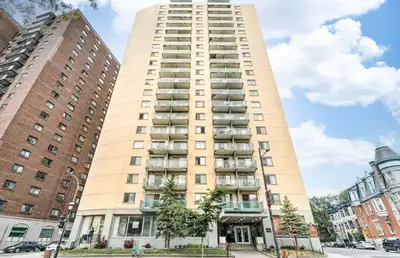 Furnished studio apartment for sublet in Montreal Downtown