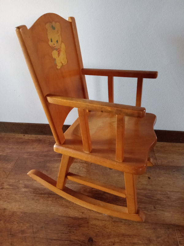 Vintage Children's Rocking Chair in Arts & Collectibles in City of Halifax - Image 4