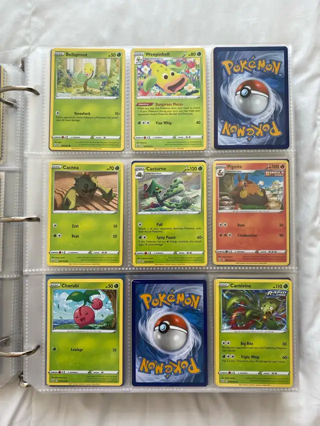 + 900 cartes Pokémon de 7 sets différents Sword & Shield!   in Arts & Collectibles in Longueuil / South Shore - Image 4