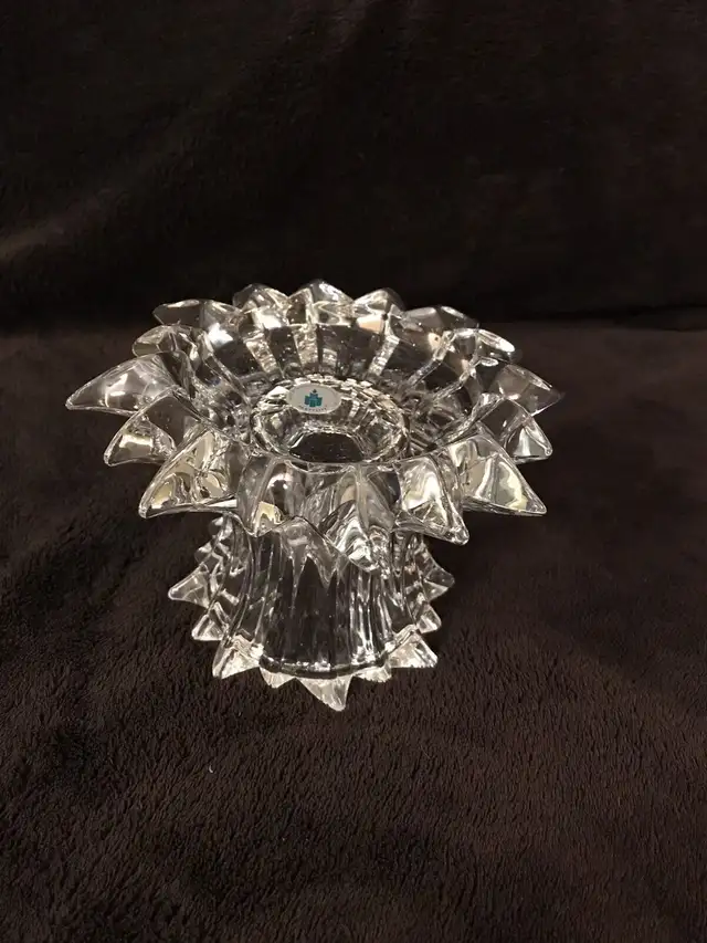 Partylite Lead Crystal Pillar Candle Holder in Home Décor & Accents in Red Deer - Image 3