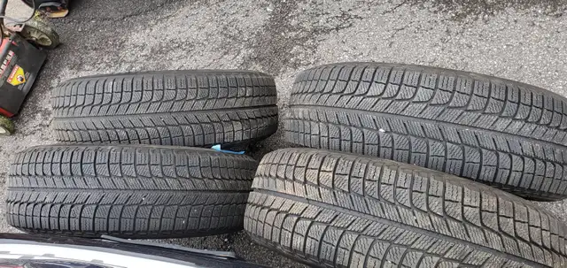 Michelin X Ice Winter Tires 215 65/ R16 in Tires & Rims in Ottawa - Image 3