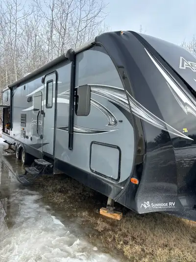 ☀️ Perfect RV for Snowbirds or Family Adventures! ☀️ Enjoy your winters down south in this spacious...