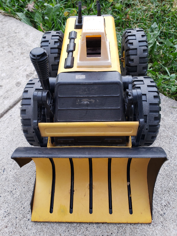 Truck toy for boys to teach building skills. $70 at Can Tire in Toys & Games in St. Albert - Image 2