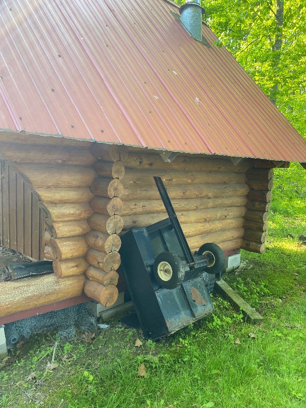Log cabin bunkie Houses for Sale Hamilton Kijiji
