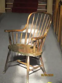CHAISE WINDSOR CHAIR
