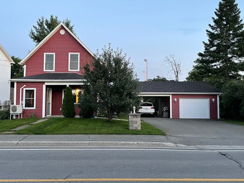 House for sale in PerthAndover, NB. Ideal for a family! Maisons à