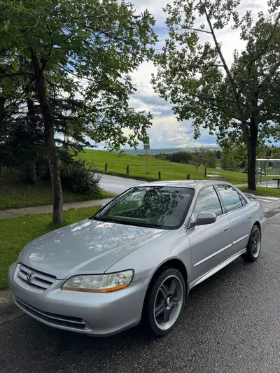 Selling my 2002 Honda Accord EXL Very rare limited edition fully loaded accord Second owner 2.4 Litr...