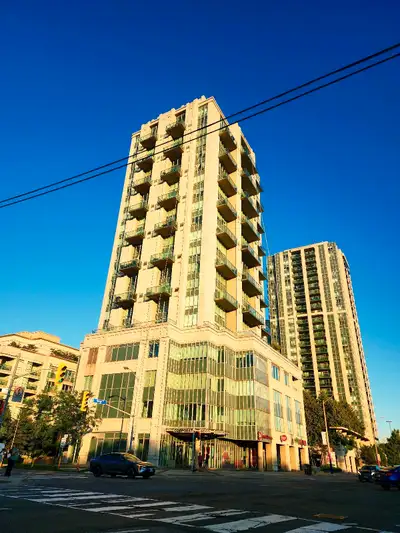 YONGE & SHEPPARD | 1 BED CONDO | LAUNDRY | PARKING