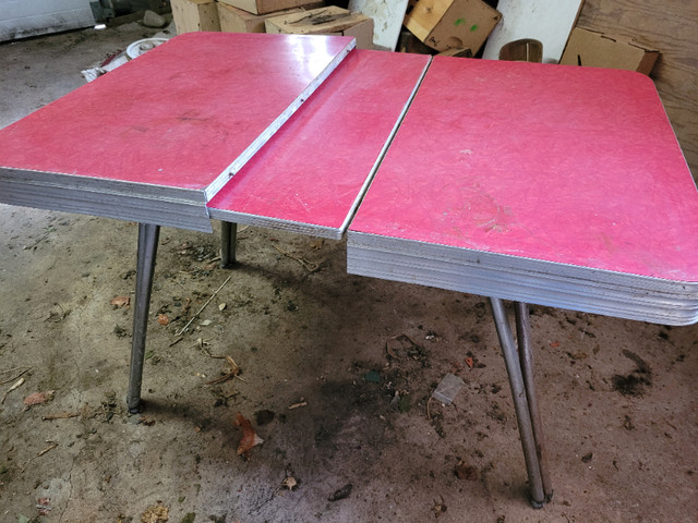 Retro 1950's Metal Kitchen Table - $80 in Other Tables in Hamilton - Image 3