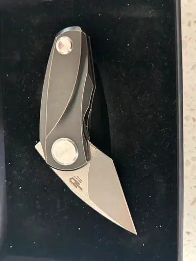 Folding knife, View more
