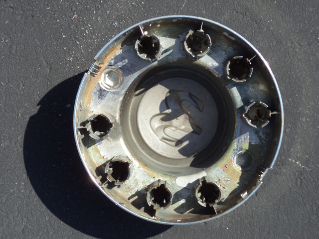 DODGE RAM HUB COVER (one only) in Other Parts & Accessories in City of Toronto - Image 4