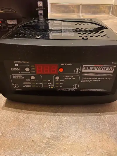 Chargeur de batterie MotoMaster, View more