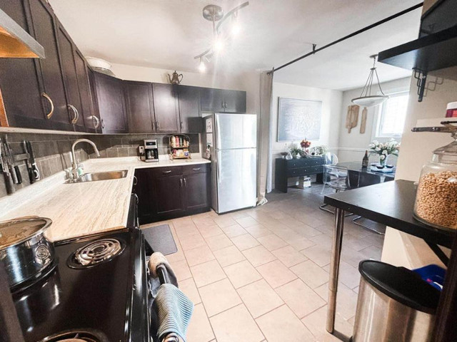 STUNNING Penthouse-2 floors, 3Bed, 2.5Bath, Private Rooftop Deck in Long Term Rentals in Winnipeg - Image 2