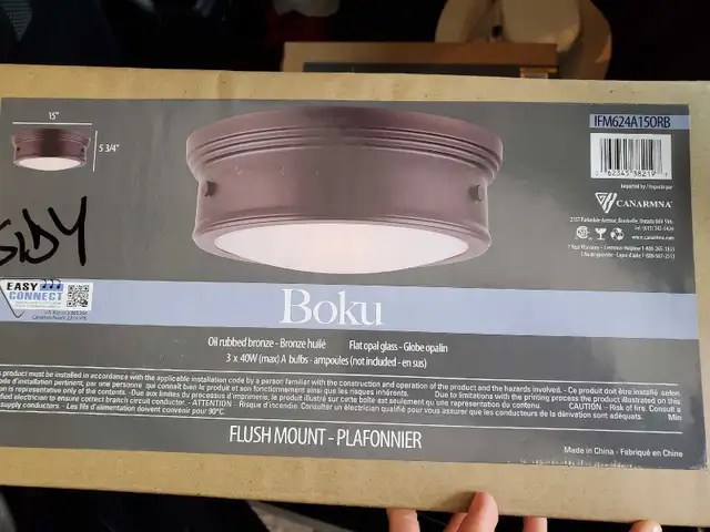 Flushmout light Fixture in Indoor Lighting & Fans in Oakville / Halton Region - Image 2