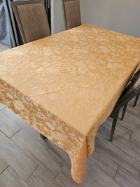 Lot de nappes (2) de table