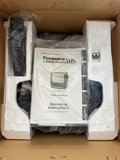*BRAND NEW!* VINTAGE PANASONIC 13-inch CRT TV and VHS VCR COMBO!, View more