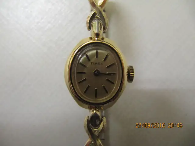 Classic Vintage Ladies Timex Gold Tone Wind Up Dress Watch 1960s in Jewellery & Watches in Mississauga / Peel Region - Image 3