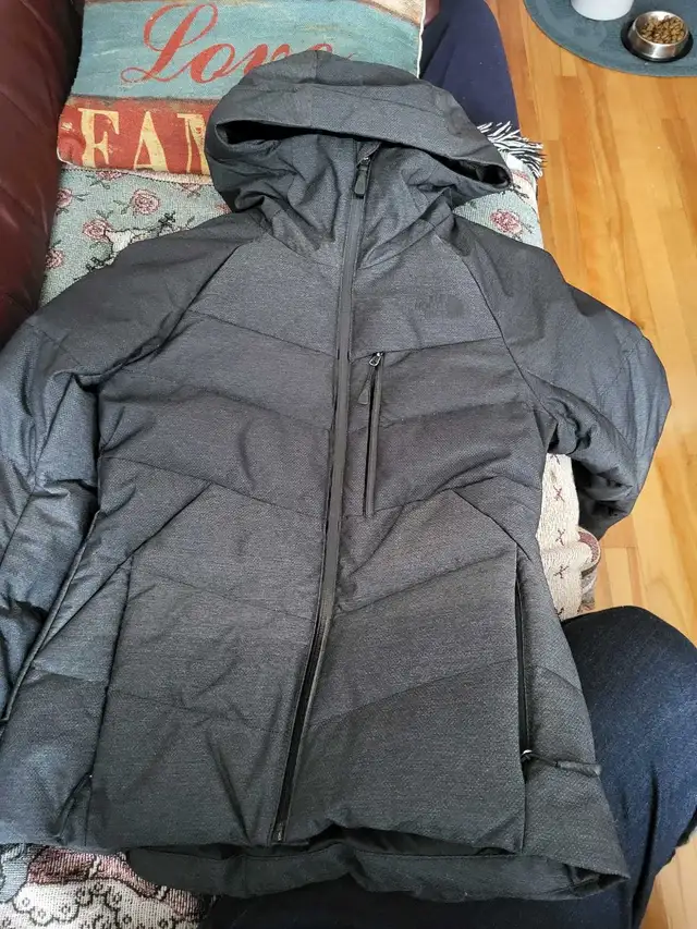 The North Face Jacket in Women's - Tops & Outerwear in City of Montréal - Image 2