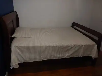 A private furnished bedroom for rent. Share kitchen, bathroom and living room. Main intersection: Ki...