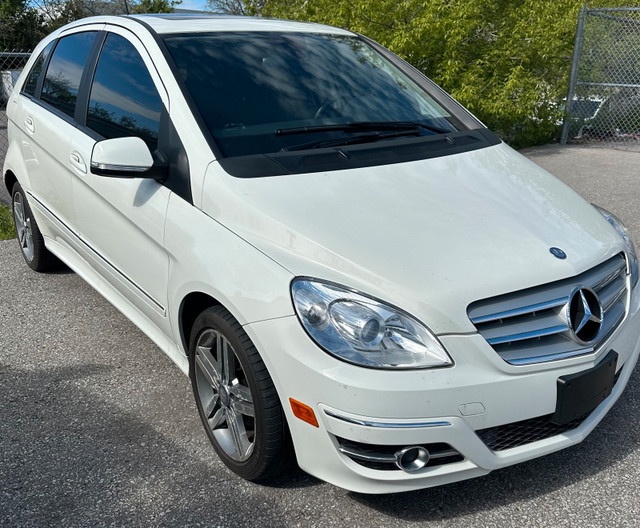 2011 Mercedes Benz B200 in Cars & Trucks in Oshawa / Durham Region - Image 2