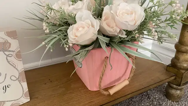 Room Decorations (Wooden Vase, Flowers, Wooden Art Block) in Home Décor & Accents in Ottawa - Image 6