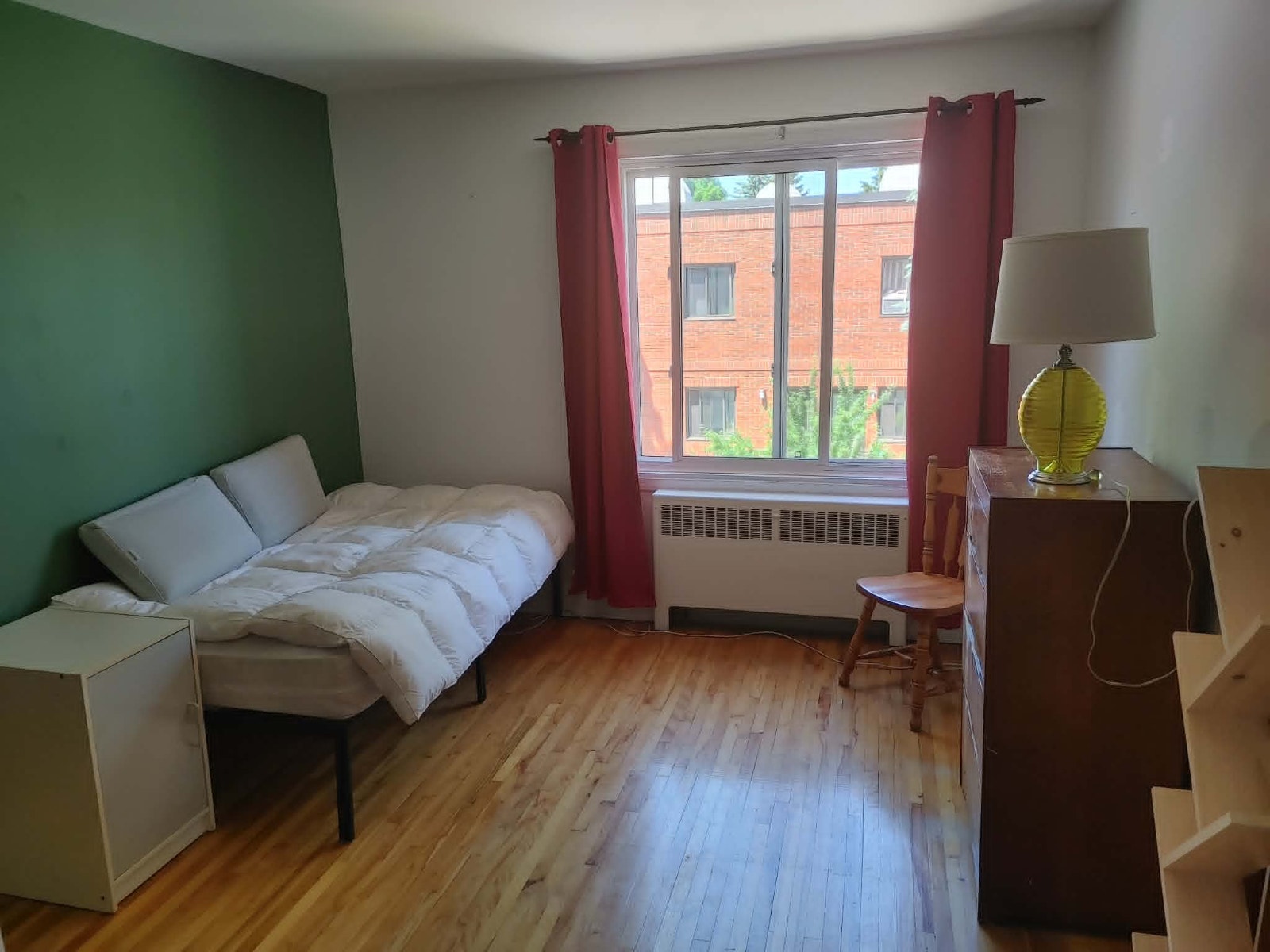 Chambre meublée ou non/ 1er sept. -Ahuntsic métro Sauvé — photo 1