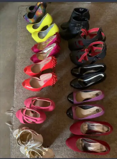 Brand names excellent condition size 5-6-7-$5-$10 each pair. Location north side.