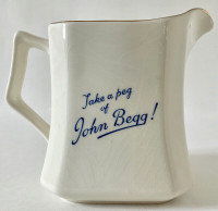 Antiquité 1960 Pichet porcelaine " Take a peg of John Begg"
