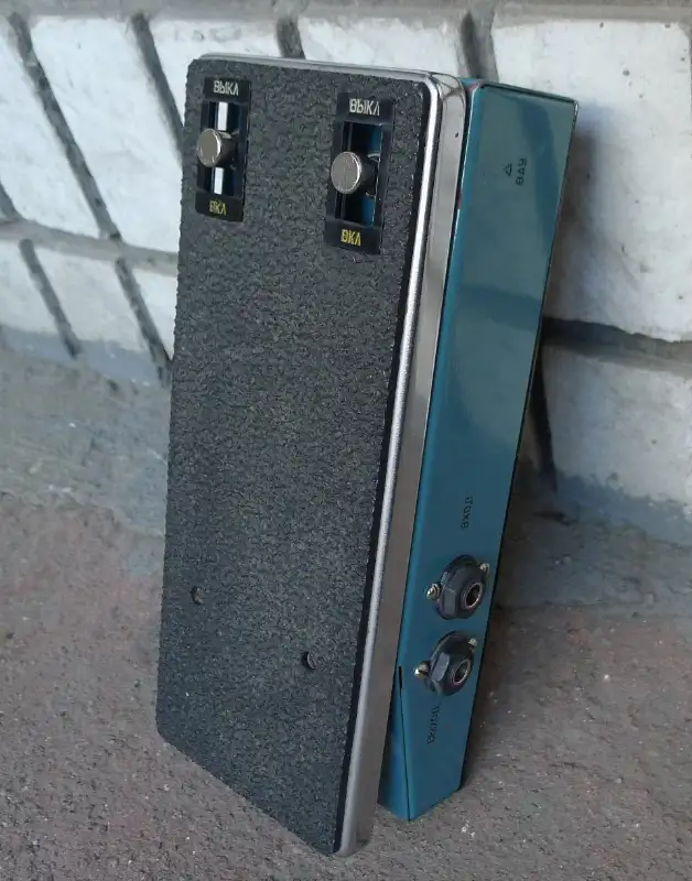 Spektr Spektr-2 80's Vintage Soviet USSR Fuzz Wah guitar pedal in Amps & Pedals in City of Toronto - Image 11