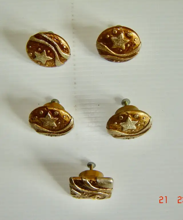 Lot of Lovely Vintage Brass & Wood Drawer/Desk/Cabinet Handles in Arts & Collectibles in City of Toronto - Image 4