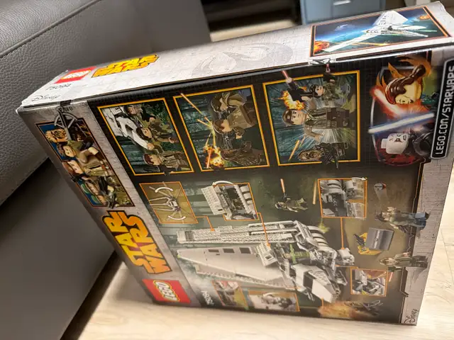 LEGO Star Wars Imperial Shuttle Tydirium 75094 in Toys & Games in City of Toronto - Image 3