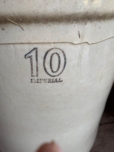 Pottery Crock Pot by Medalta Potteries in Arts & Collectibles in Oshawa / Durham Region - Image 4