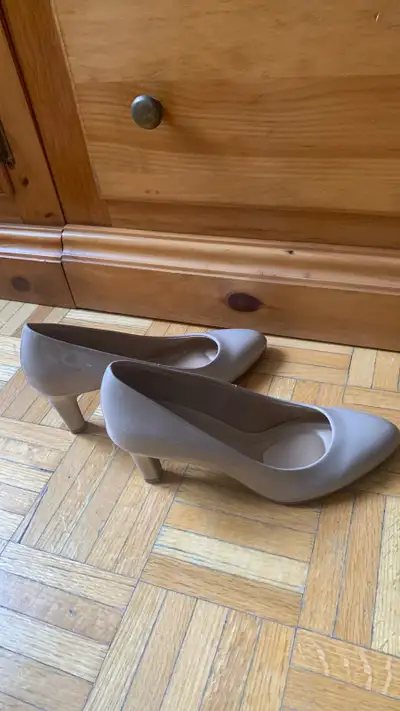 Brand New Women’s nude comfort heels 7.5, View more