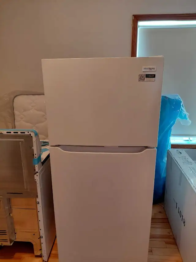 Réfrigérateur de marque Frigidaire in Refrigerators in Lanaudière - Image 2