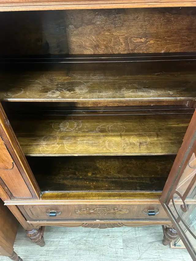 antique china cabinet in Hutches & Display Cabinets in Edmonton - Image 5