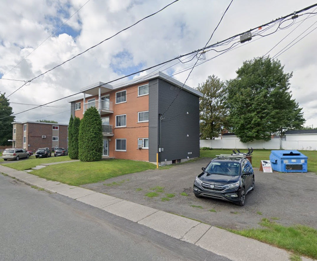4 1/2 à louer, Granby,   $1050/Mois Libre le 1er Septembre — photo 1