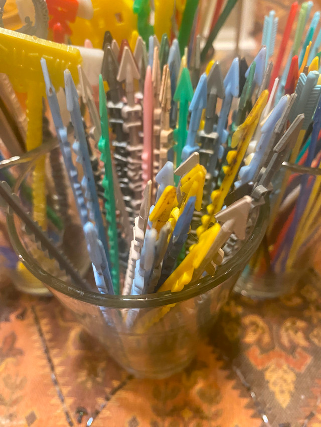 Vintage swizzle/stir sticks - ($ iin description) collectibles dans Art et objets de collection  à Ville de Montréal - Image 4