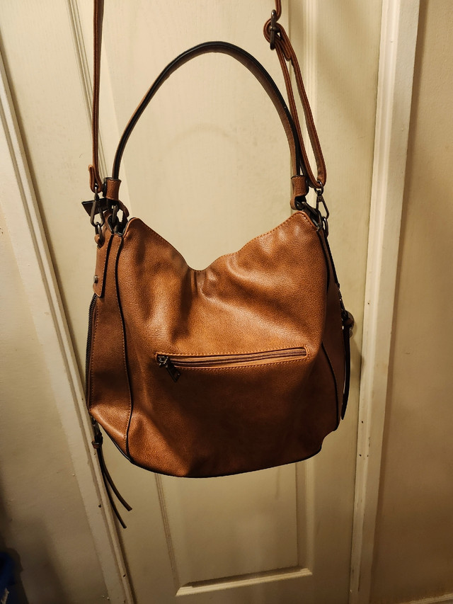 Woman's handbag in Women's - Bags & Wallets in Mississauga / Peel Region - Image 2