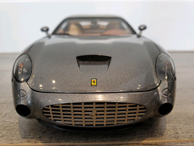 1:18 Diecast Hot Wheels Elite 2006 Ferrari 575 Zagato Grey NB in Arts & Collectibles in Kawartha Lakes - Image 3