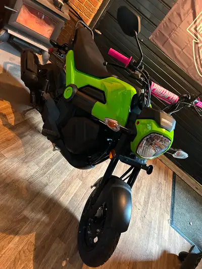 2023 Lime Green Honda Navi motorcycle/scooter 110cc ONLY 63km. Mint condition. One owner. Never in t...